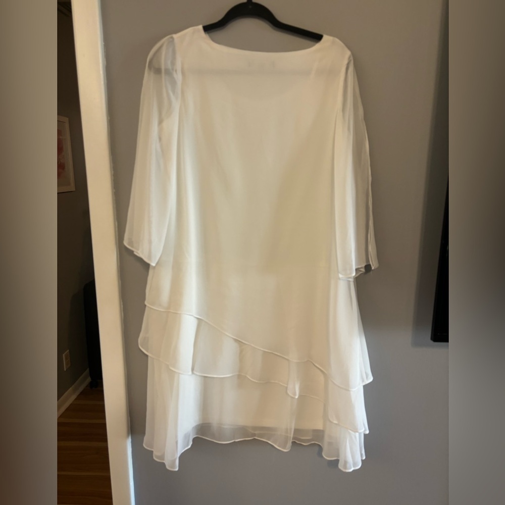 Marina 3/4 Sleeve Tiered Ruffle Shift Dress in Ivory Size 6 - Picture 5 of 5